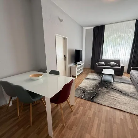 1 In Location-magnolia Apartment *